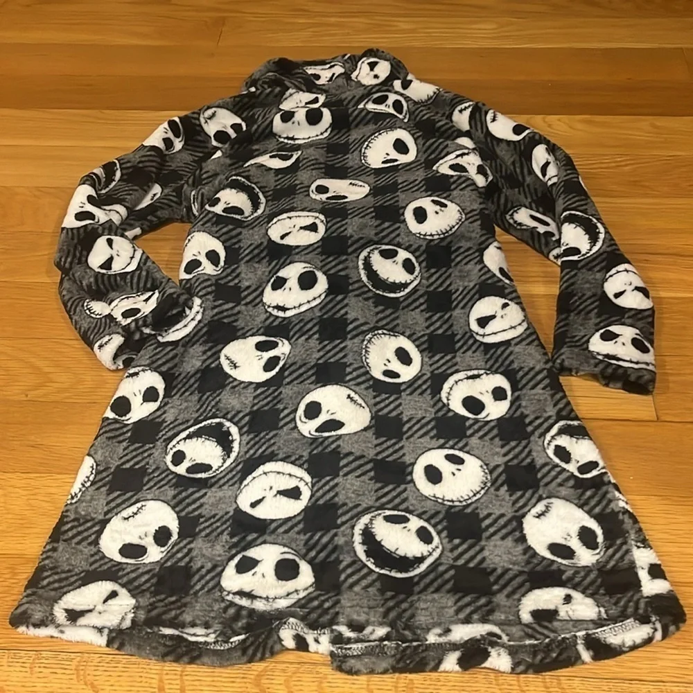 Disney boys the nightmare before Christmas bathrobe size small .